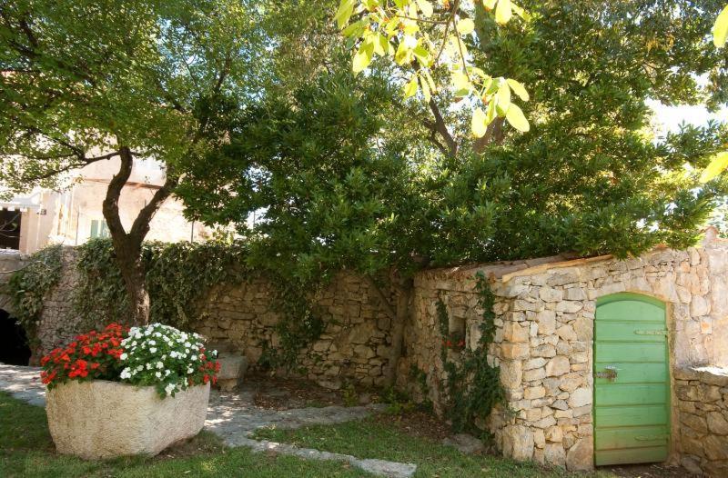 Maja Stone House Villa Kornić Exteriör bild